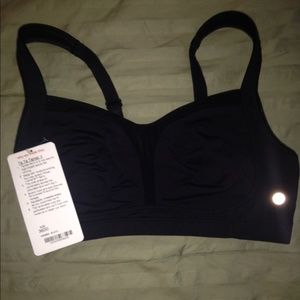Lululemon Tata tamer 36dd