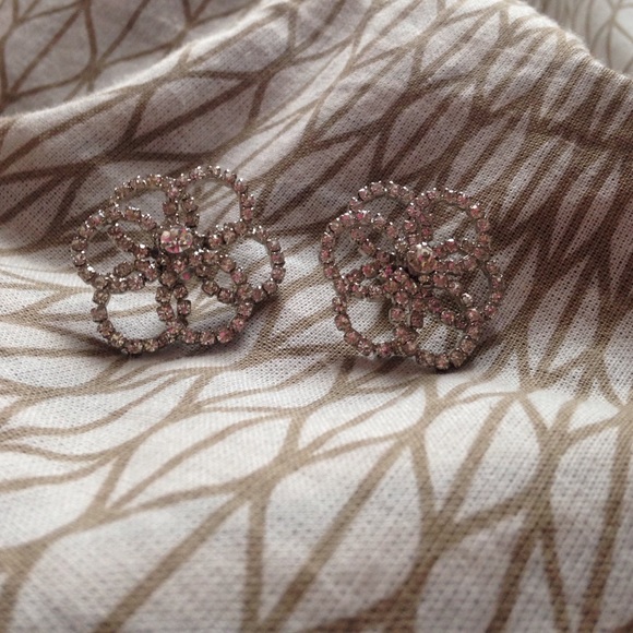 Gem flower earrings