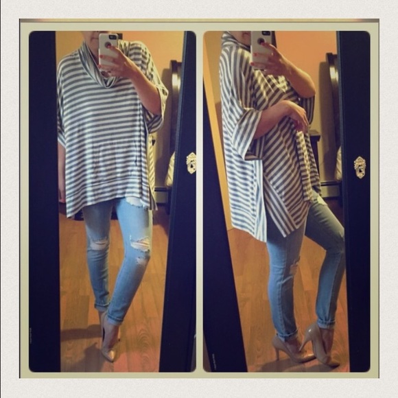 1 hour 🌷Heather gray striped top - Picture 4 of 4