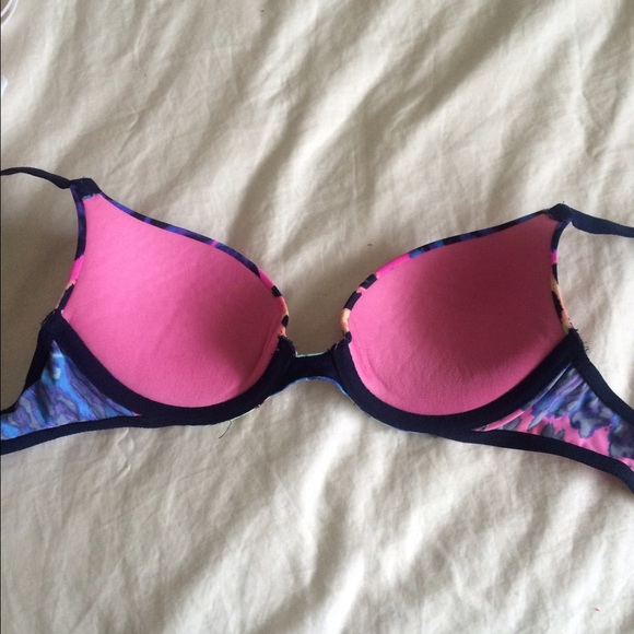 victoria secret pink bra - Picture 3 of 3