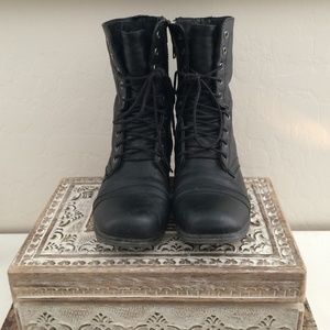 Combat boots