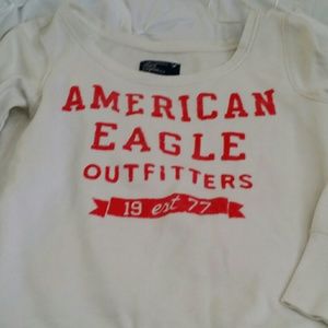 American Eagle pullover