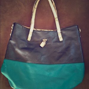 Jessica Simpson tote