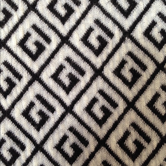 🚫SOLD IN BUNDLE🚫Anthropologie Pullover Dress - Picture 3 of 4