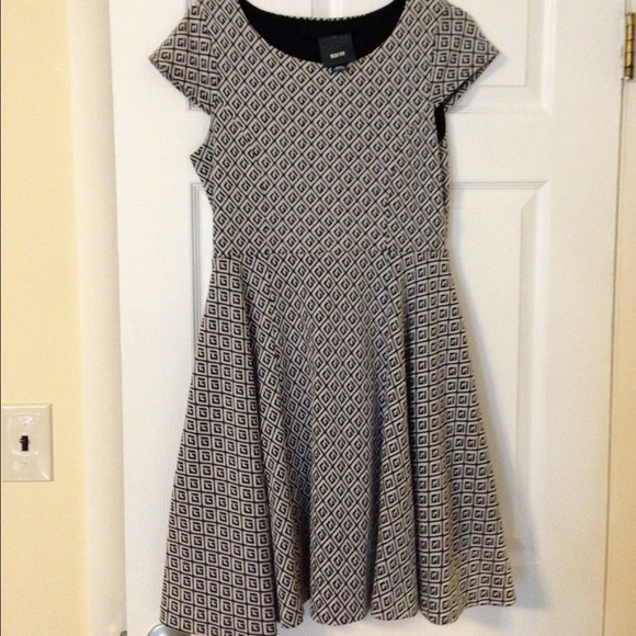 🚫SOLD IN BUNDLE🚫Anthropologie Pullover Dress - Picture 4 of 4