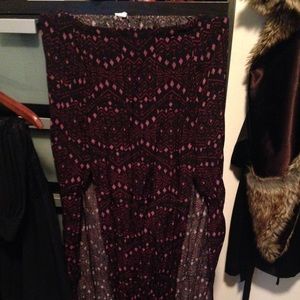 Maxi skirt with slit