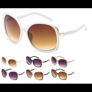 Sunglasses available 6 per