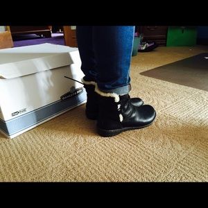 Ugg black size 8 like brand-new