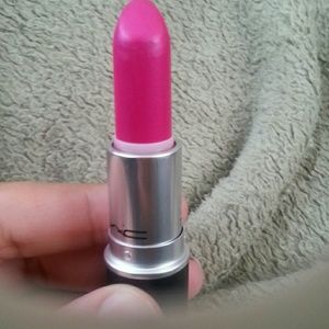 AUTHENTIC MAC SHOW ORCHID LIPSTICK