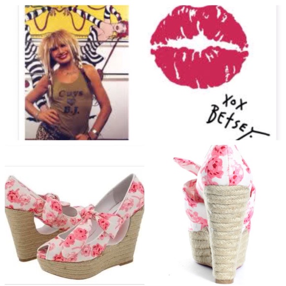 💙HPs4/20,5/2&5/25 2015 Espadrilles Peep Toe Heels - Picture 4 of 4