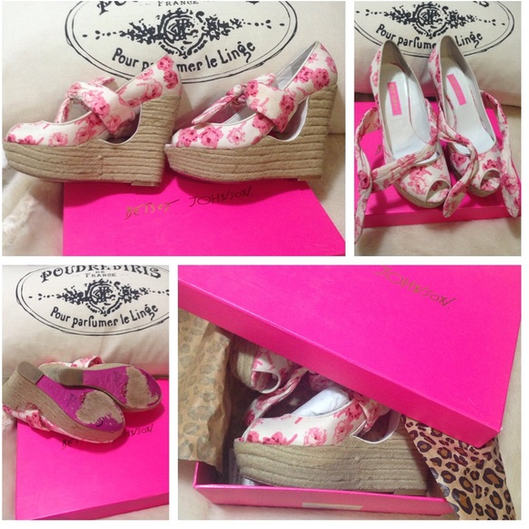 💙HPs4/20,5/2&5/25 2015 Espadrilles Peep Toe Heels - Picture 3 of 4