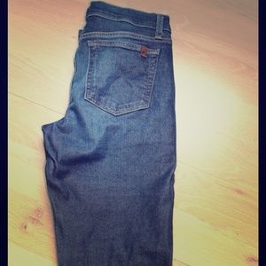 Joe's Petite Skinny in Leighton Wash