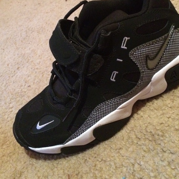 Nike shoes - Picture 1 of 1