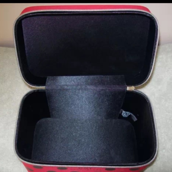 SOLD🌟🌟 Marc Jacobs Cosmetic Bag - Picture 4 of 4