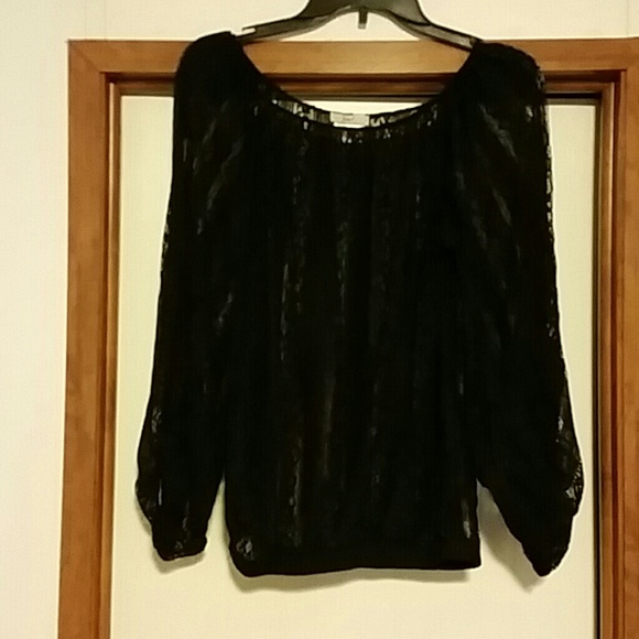 Black solid lace top