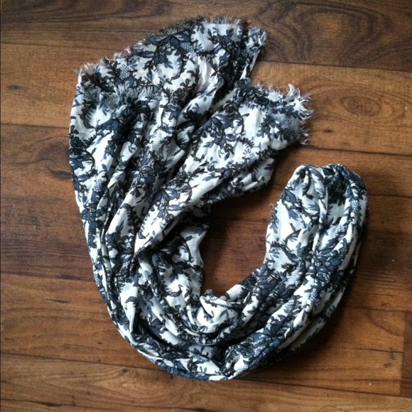 White with blue floral print blanket scarf