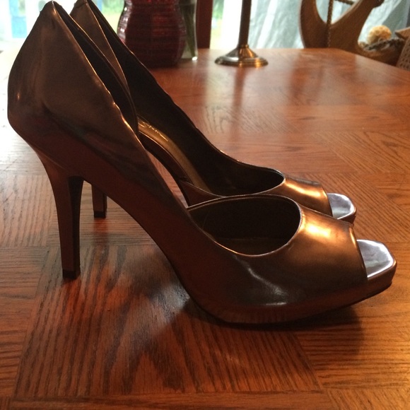 Jessica Simpson heels - Picture 2 of 3