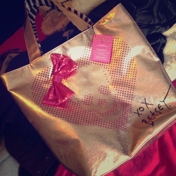 Betsey Johnson skull bow tote