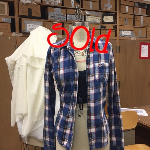 🚫SOLD🚫Blue Plaid Hollister Button Down Flannel
