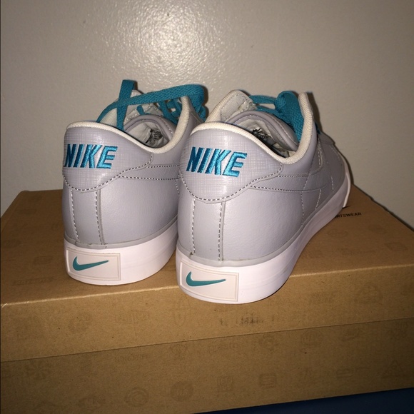 ✂️Nike Women's Classic Leather Low-rise Blazers✂️ - Picture 2 of 4