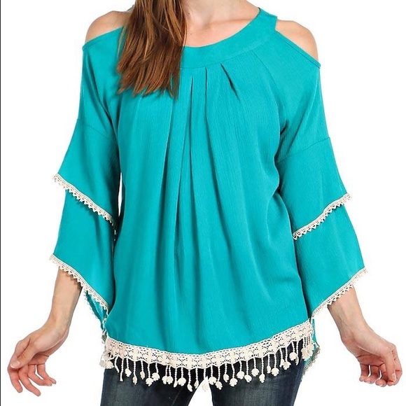LAST MEDIUM🔆🔅🔆Cold Shoulder Boho Top🔆🔅🔆