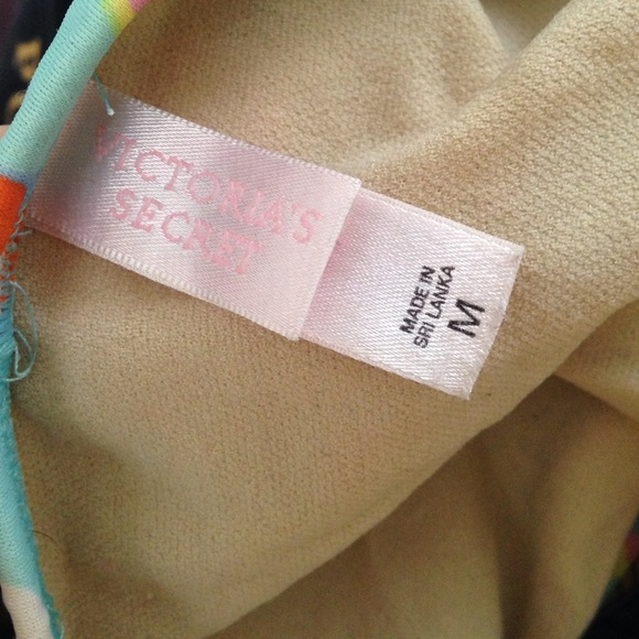 Victoria's Secret bottom - Picture 3 of 3