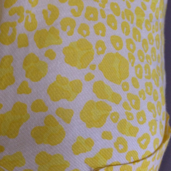 Gap canary yellow animal print button down - Picture 2 of 4
