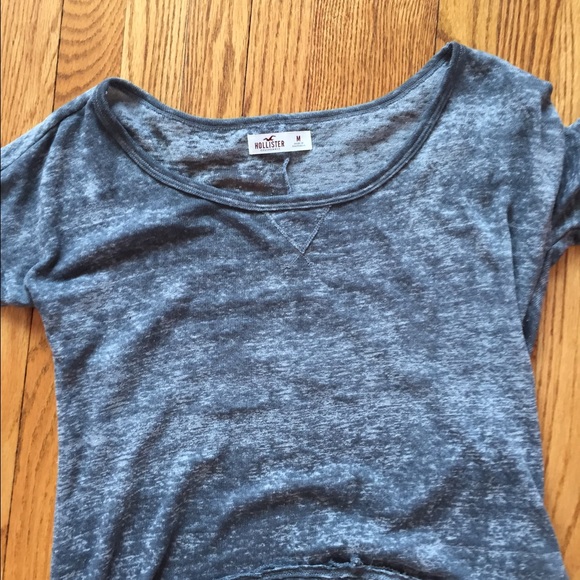Cute, Grey Hollister shirt in excellent condition.