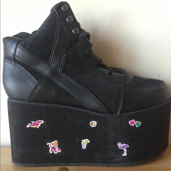 Lisa Frank YRU platforms