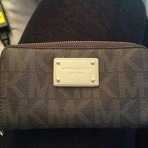 Michael Kors Wrislet AVAILABLE