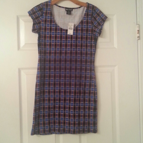 Short fitted dress size medium NWT - Picture 1 of 3