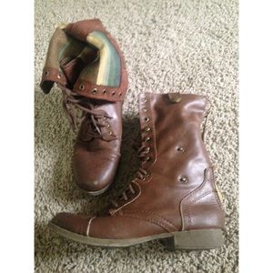 Brown Combats