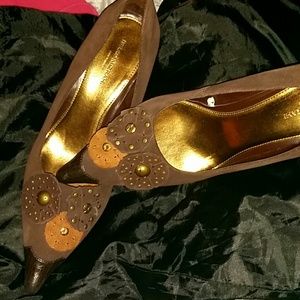 Cute pumps! Make a fashion statement!