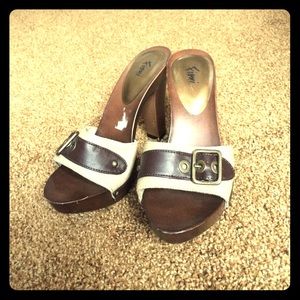 Fioni wooden sandals