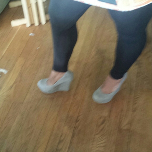 Shoes - Picture 3 of 4