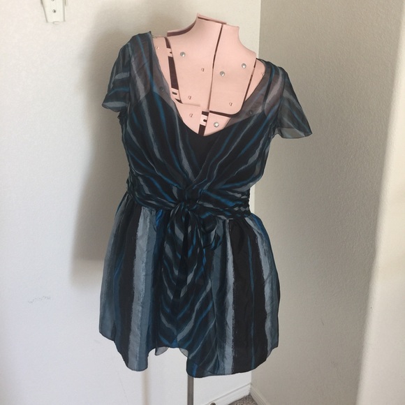 DKNYC Tops - DKNYC Adorable Tunic/Top EUC