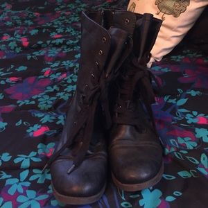 Combat boots