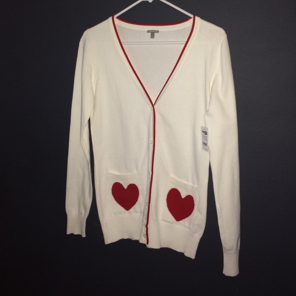 Heart pocket cardigan.