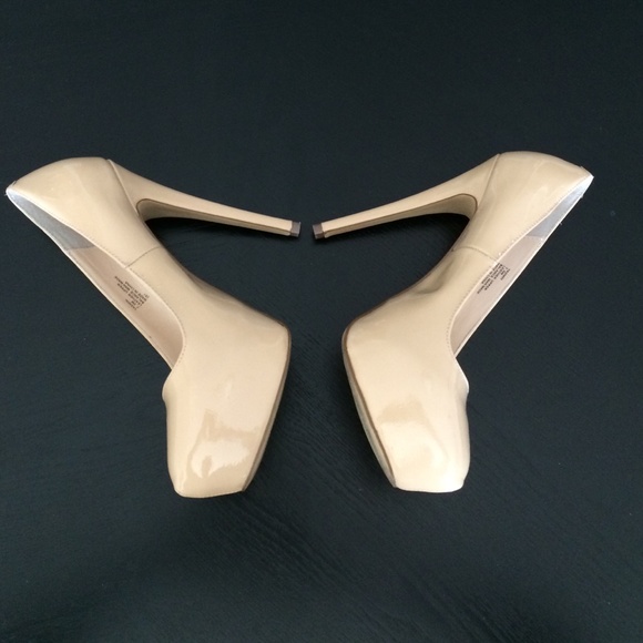 Shoes - Picture 3 of 4