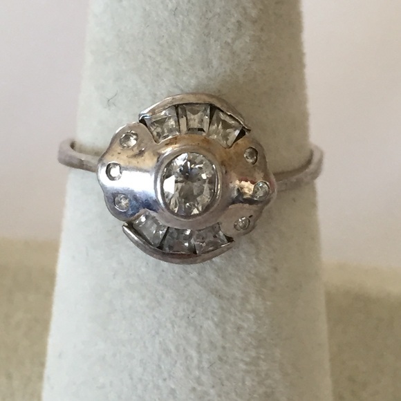 Silver ring with diamonds. Sz 8 - Picture 2 of 4