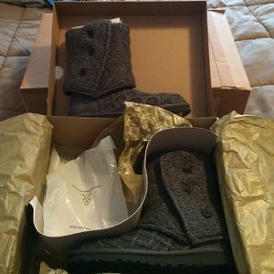 Ugg Gray Lattice Knit Size 6