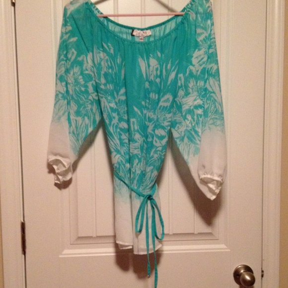 Jennifer Lopez size XL Top