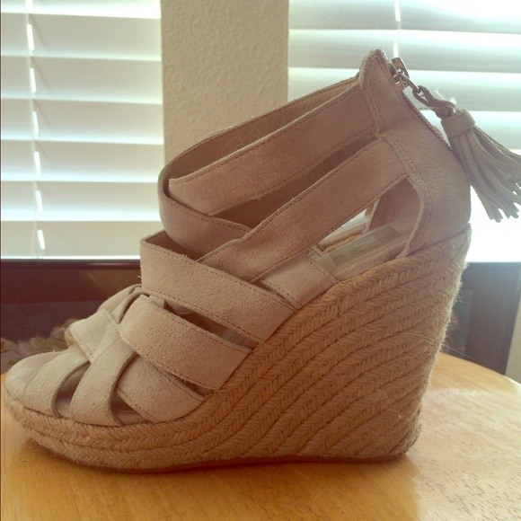 Super cute Dolce vita wedges!