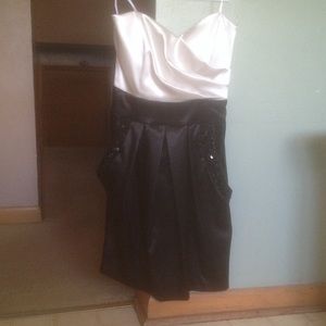 Black and white dress with pockets