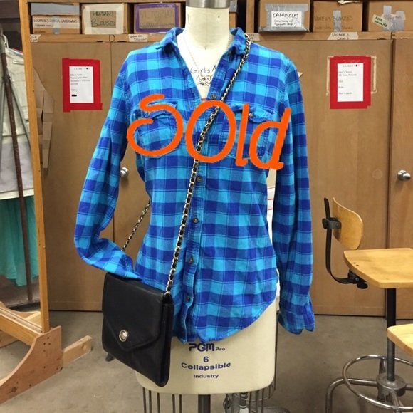 🚫SOLD🚫Blue and Green plaid Hollister flannel