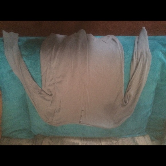 3 quarter sleeve light sweater shirt