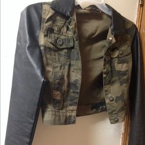 Cropped army fatigue jacket