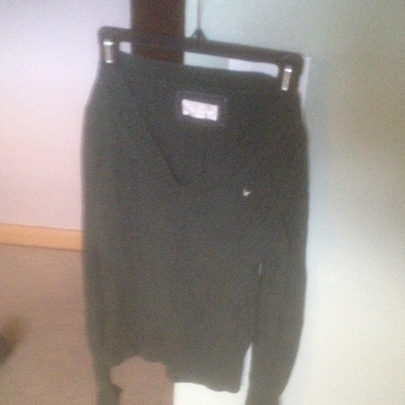 Sweater. Green. Long sleeves