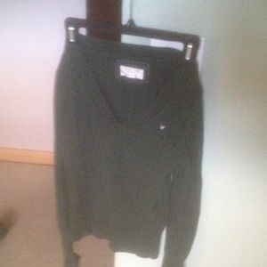 Sweater. Green. Long sleeves