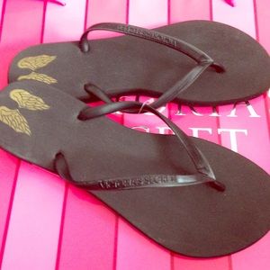 Victorias Secret NWT black flip flops